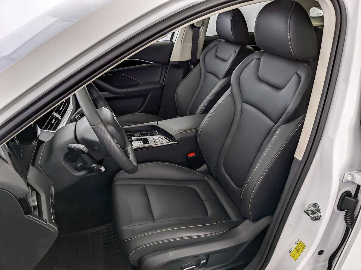 FAW Bestune B70 с пробегом — 2023 год. Фото: #17