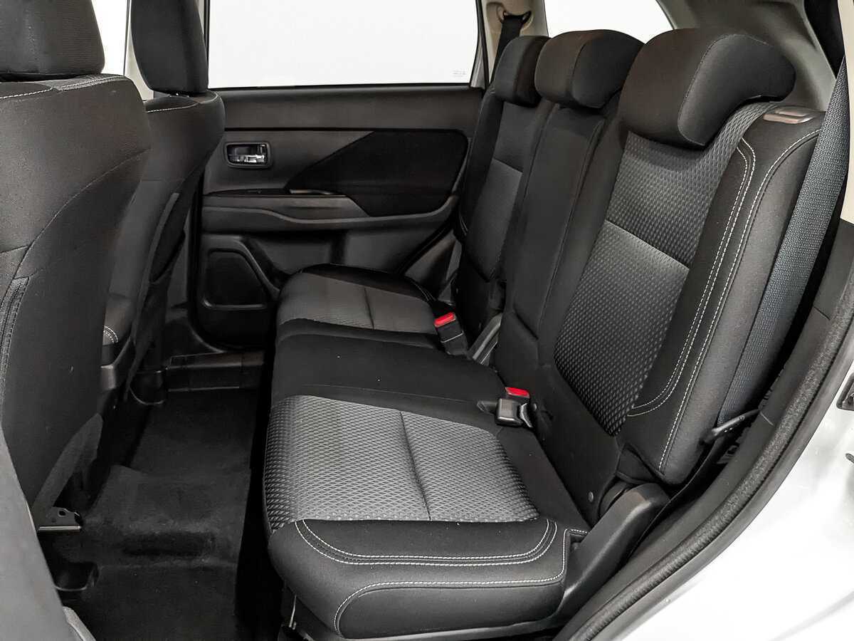 Mitsubishi Outlander с пробегом — 2020 год. Фото: #17
