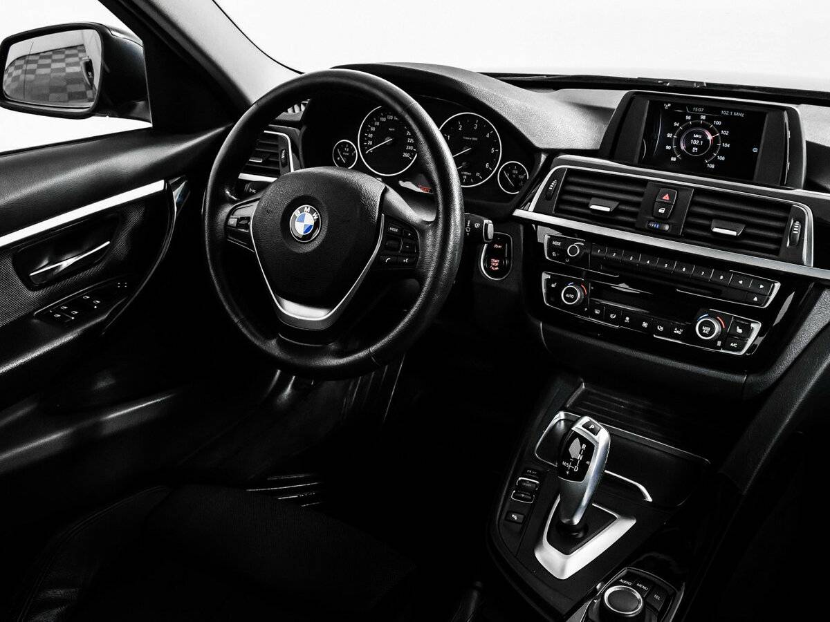 BMW 3 серии с пробегом — 2016 год. Фото: #8