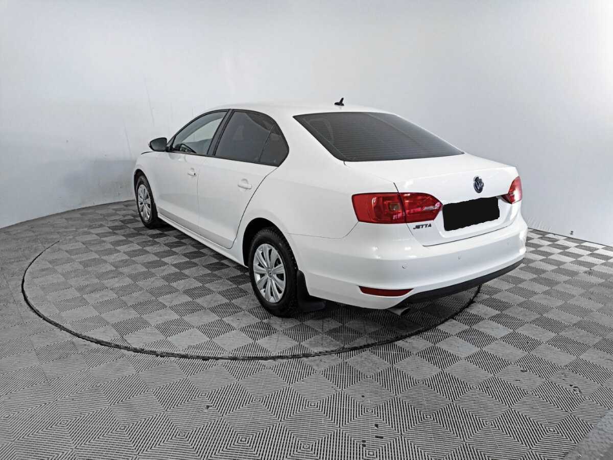 Volkswagen Jetta с пробегом — 2014 год. Фото: #6