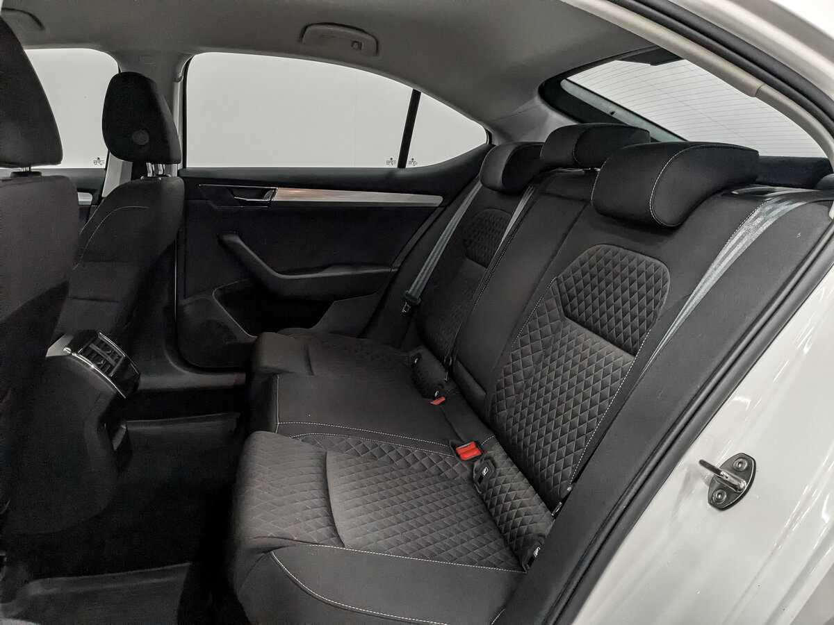 Skoda Superb с пробегом — 2020 год. Фото: #18