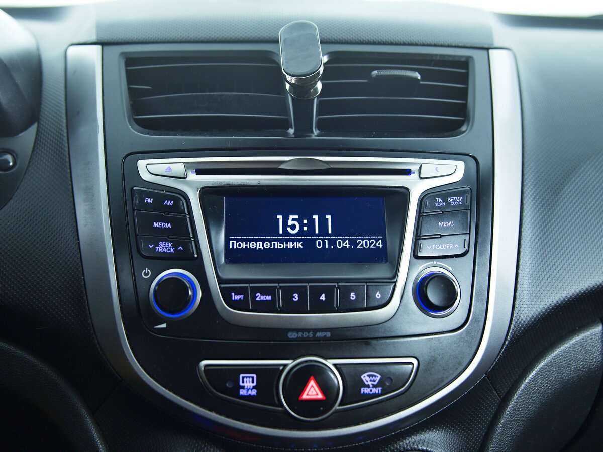 Hyundai Solaris с пробегом — 2015 год. Фото: #14
