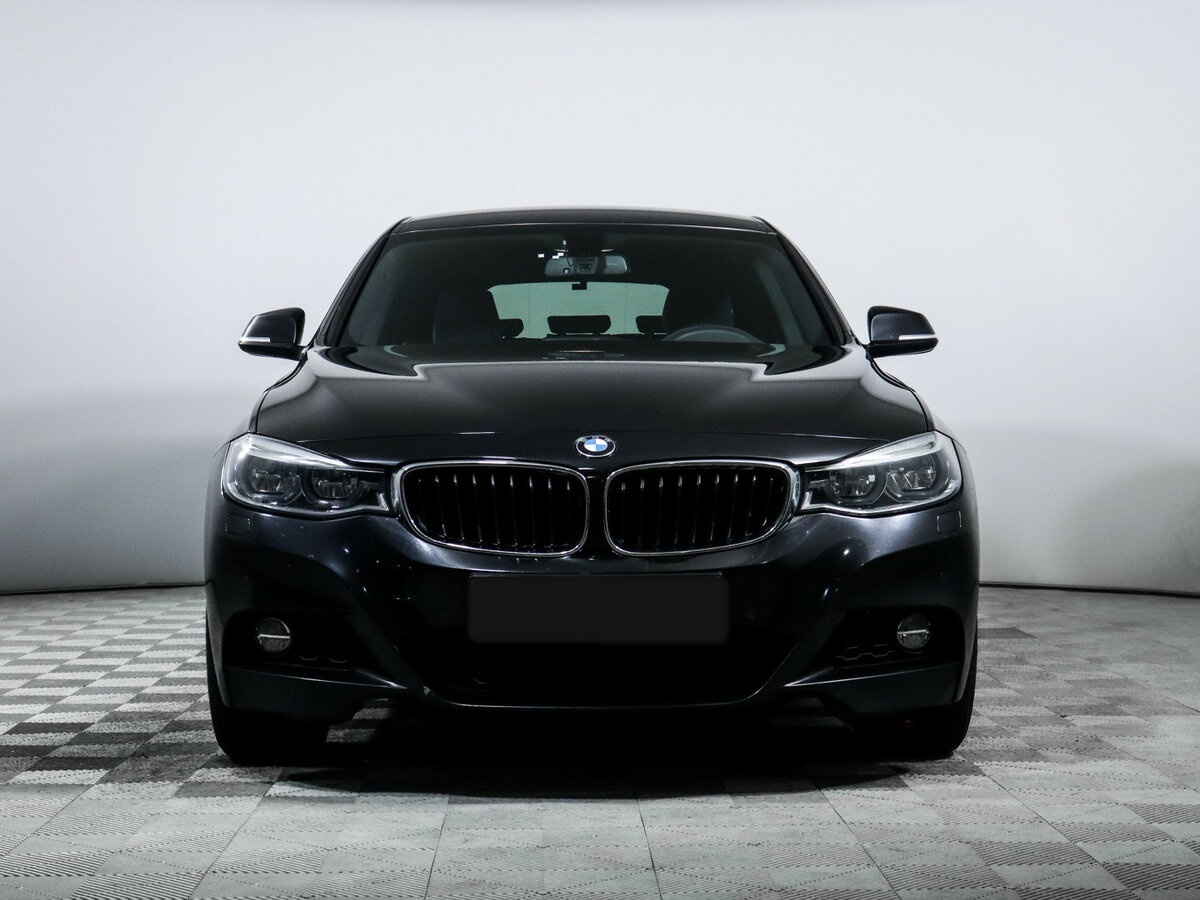 BMW 3 серии с пробегом — 2017 год. Фото: #1