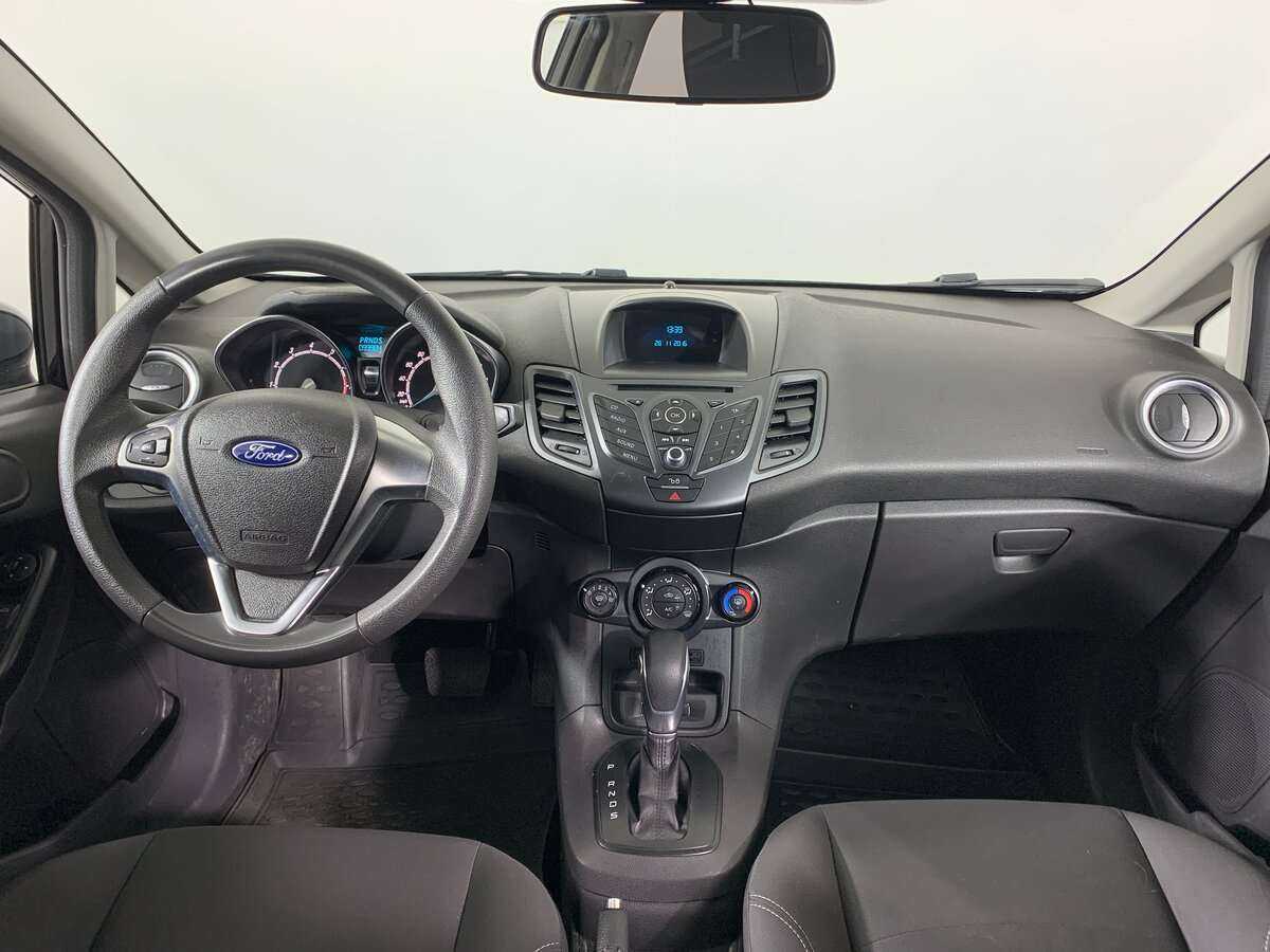 Ford Fiesta с пробегом — 2016 год. Фото: #12
