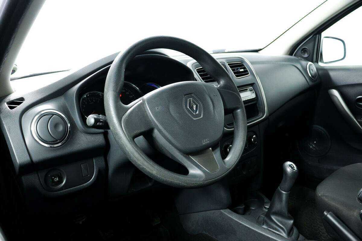 Renault Logan с пробегом — 2016 год. Фото: #12