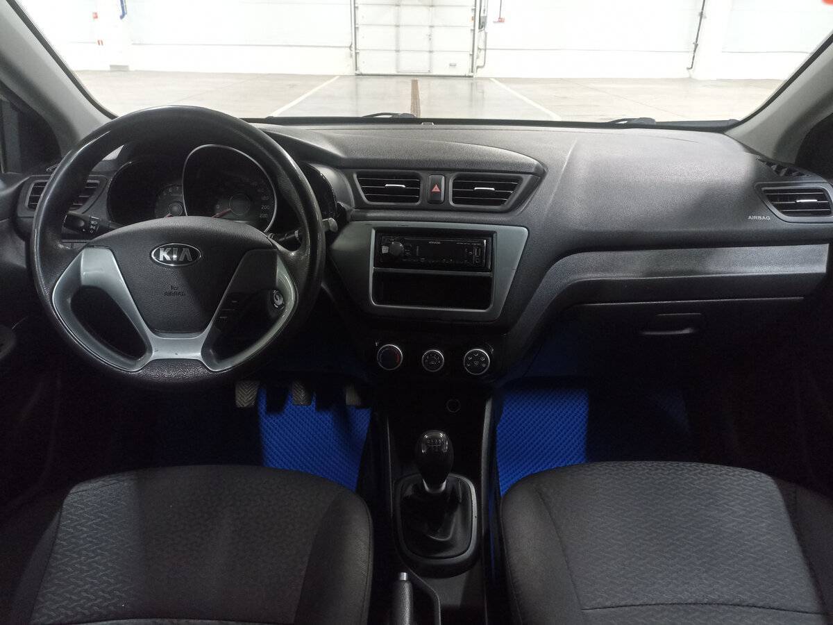Kia Rio с пробегом — 2015 год. Фото: #13