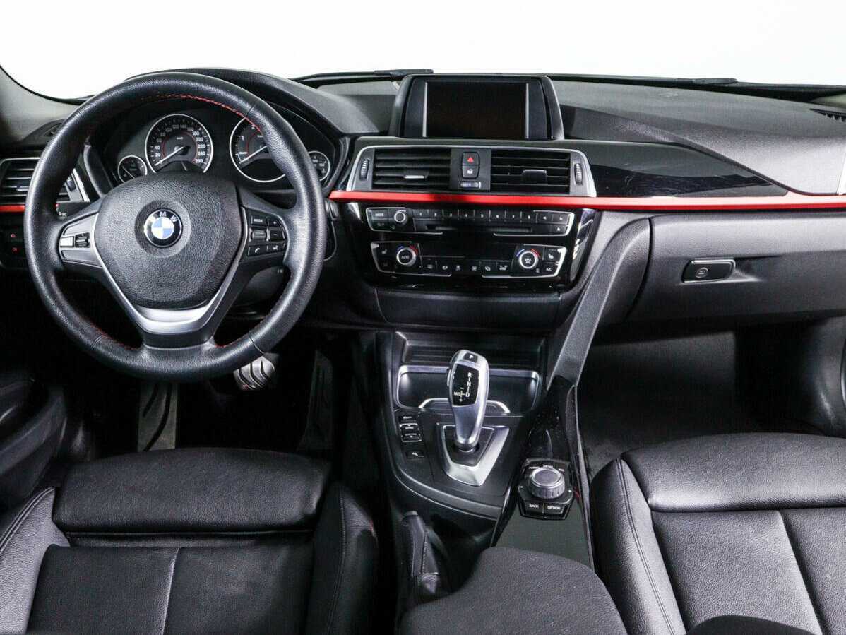 BMW 3 серии с пробегом — 2016 год. Фото: #9