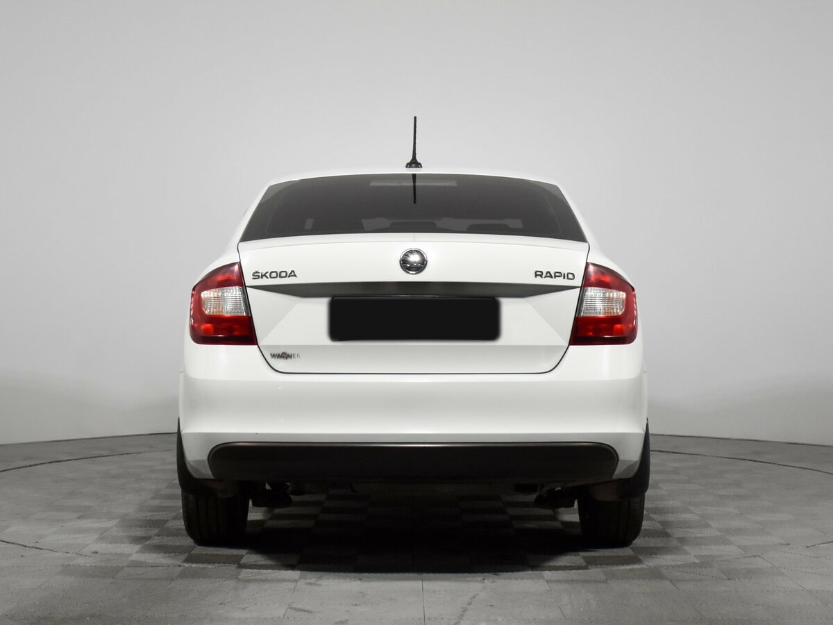 Skoda Rapid с пробегом — 2017 год. Фото: #4