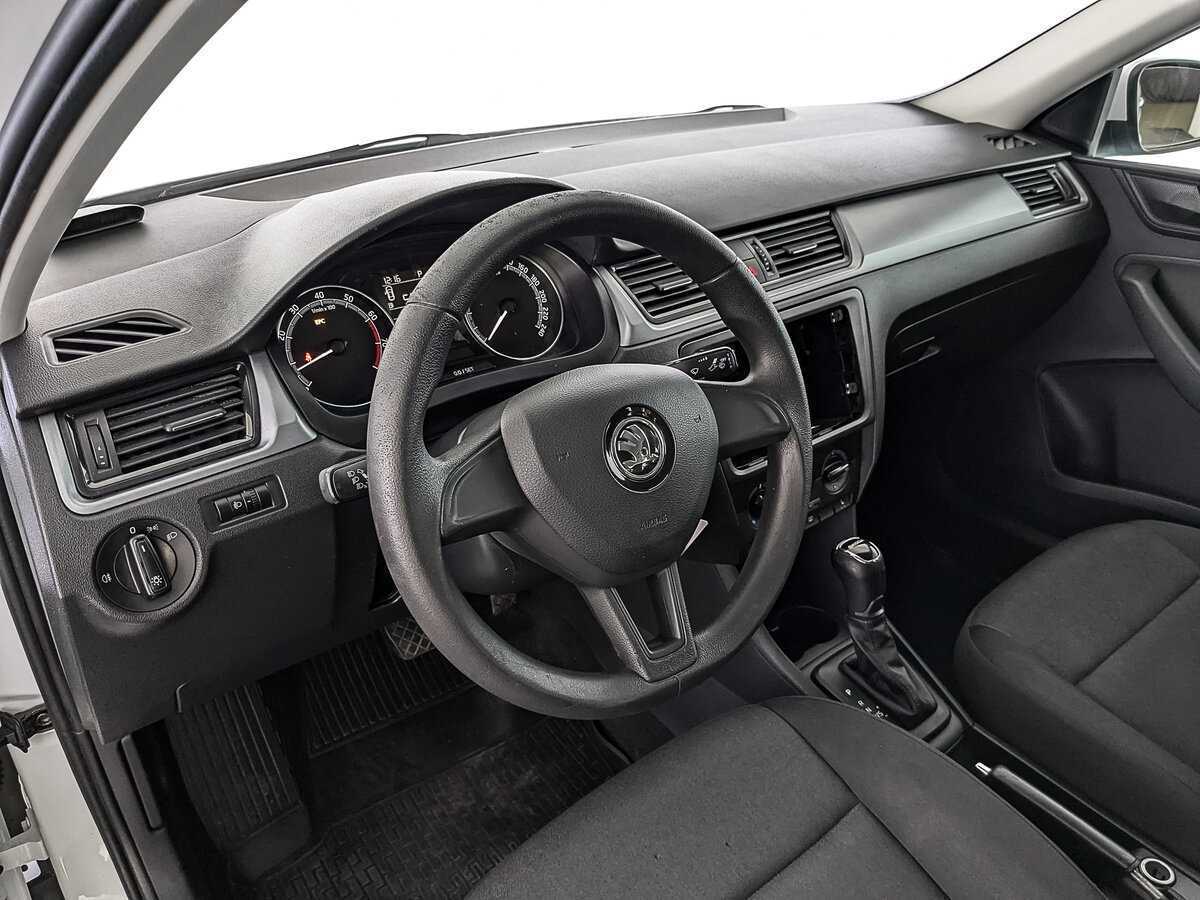 Skoda Rapid с пробегом — 2019 год. Фото: #13