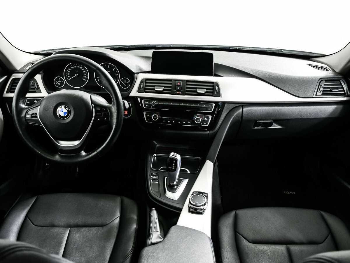 BMW 3 серии с пробегом — 2017 год. Фото: #10