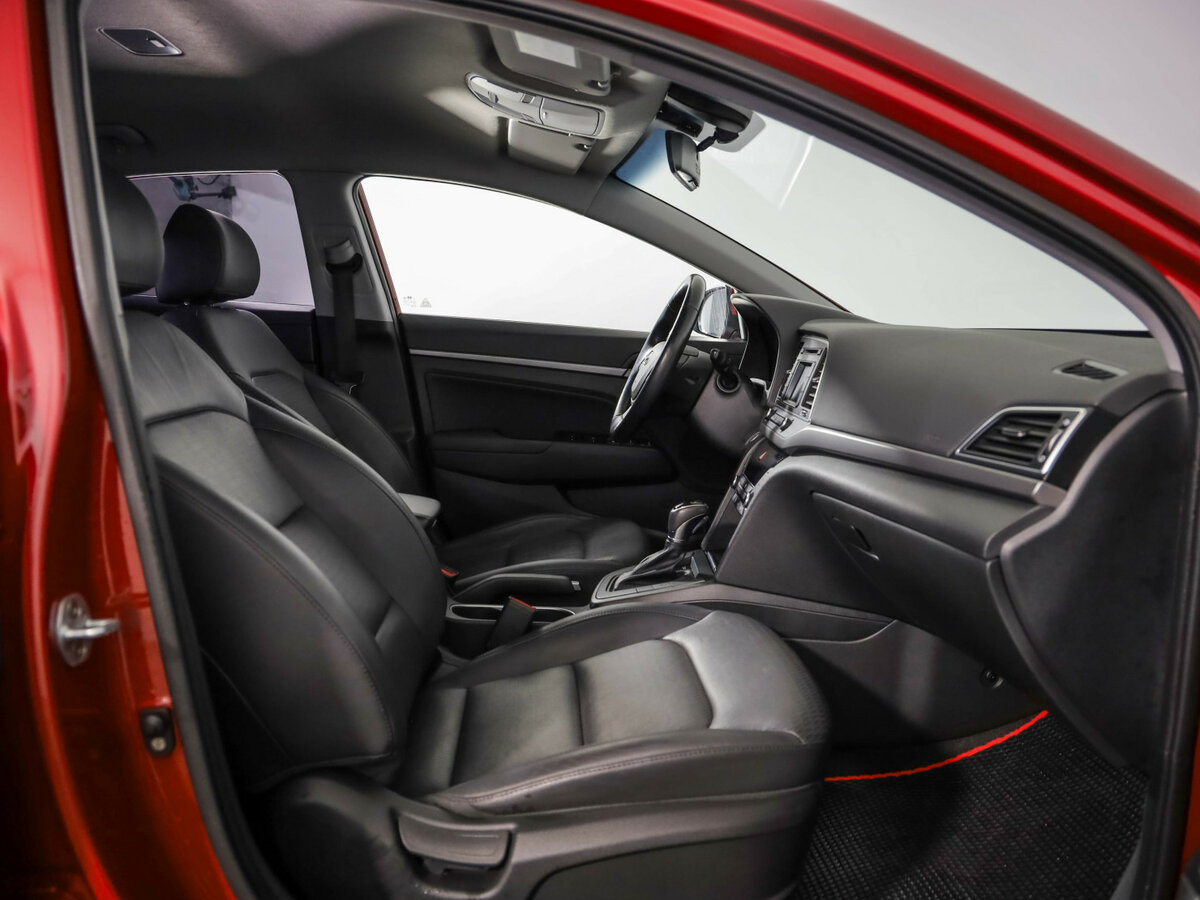 Hyundai Elantra с пробегом — 2016 год. Фото: #18