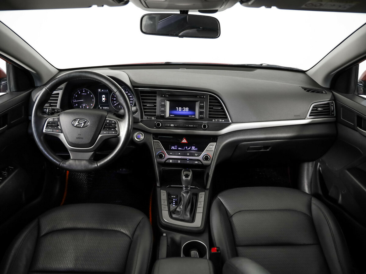 Hyundai Elantra с пробегом — 2016 год. Фото: #4