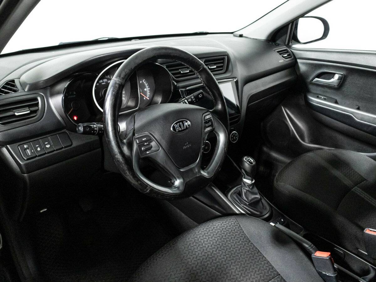 Kia Rio с пробегом — 2015 год. Фото: #10