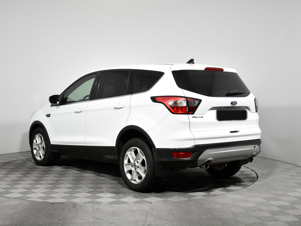 Ford Kuga с пробегом — 2017 год. Фото: #4