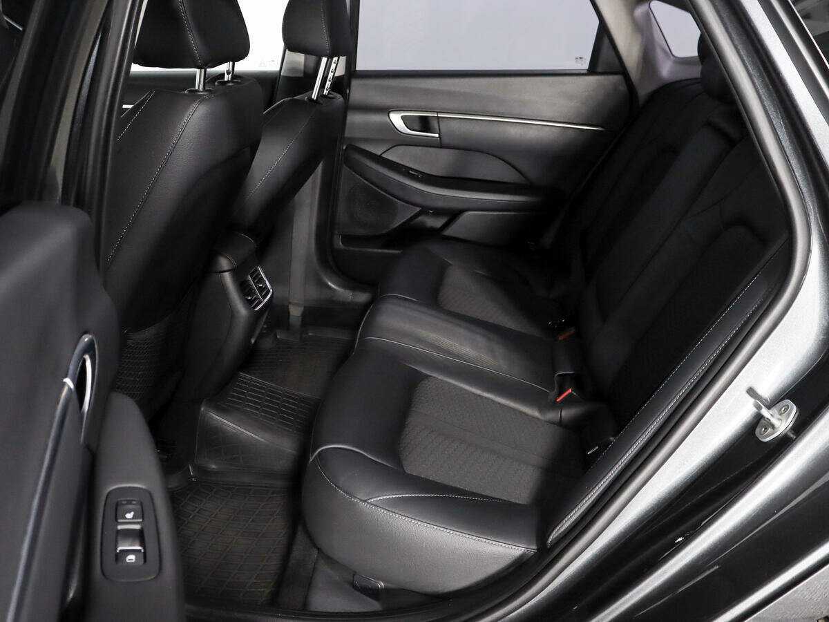 Hyundai Sonata с пробегом — 2021 год. Фото: #8