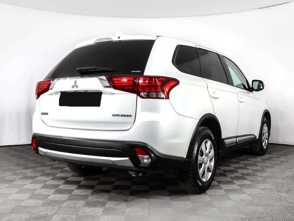 Mitsubishi Outlander с пробегом — 2018 год. Фото: #4