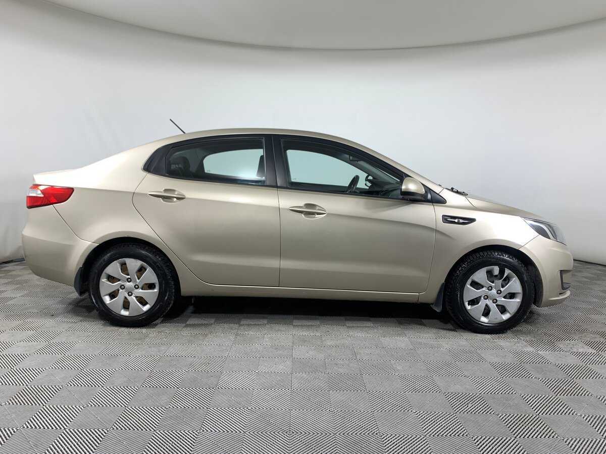 Kia Rio с пробегом — 2012 год. Фото: #3