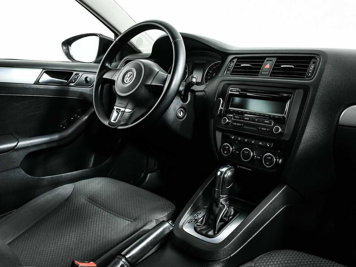 Volkswagen Jetta с пробегом — 2013 год. Фото: #8