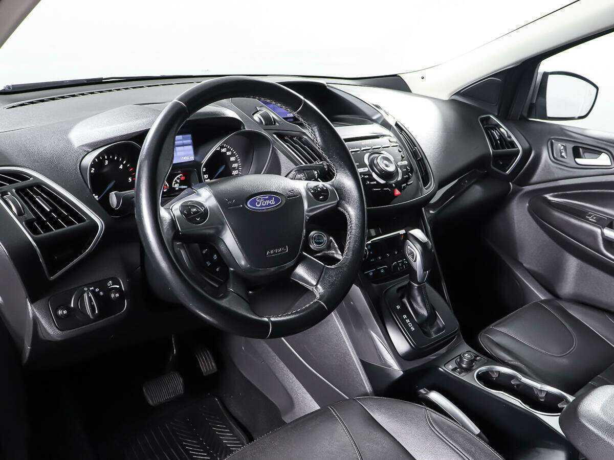 Ford Kuga с пробегом — 2013 год. Фото: #13