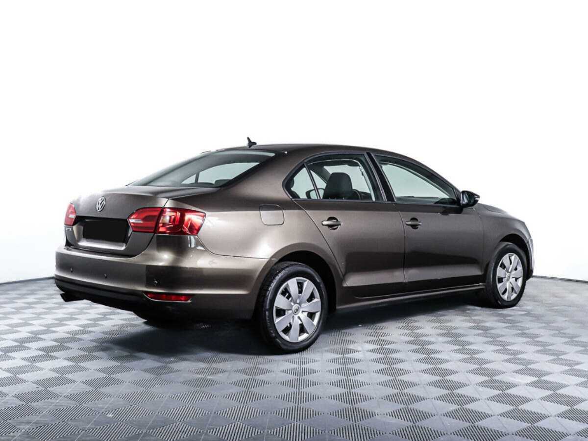 Volkswagen Jetta с пробегом — 2012 год. Фото: #3