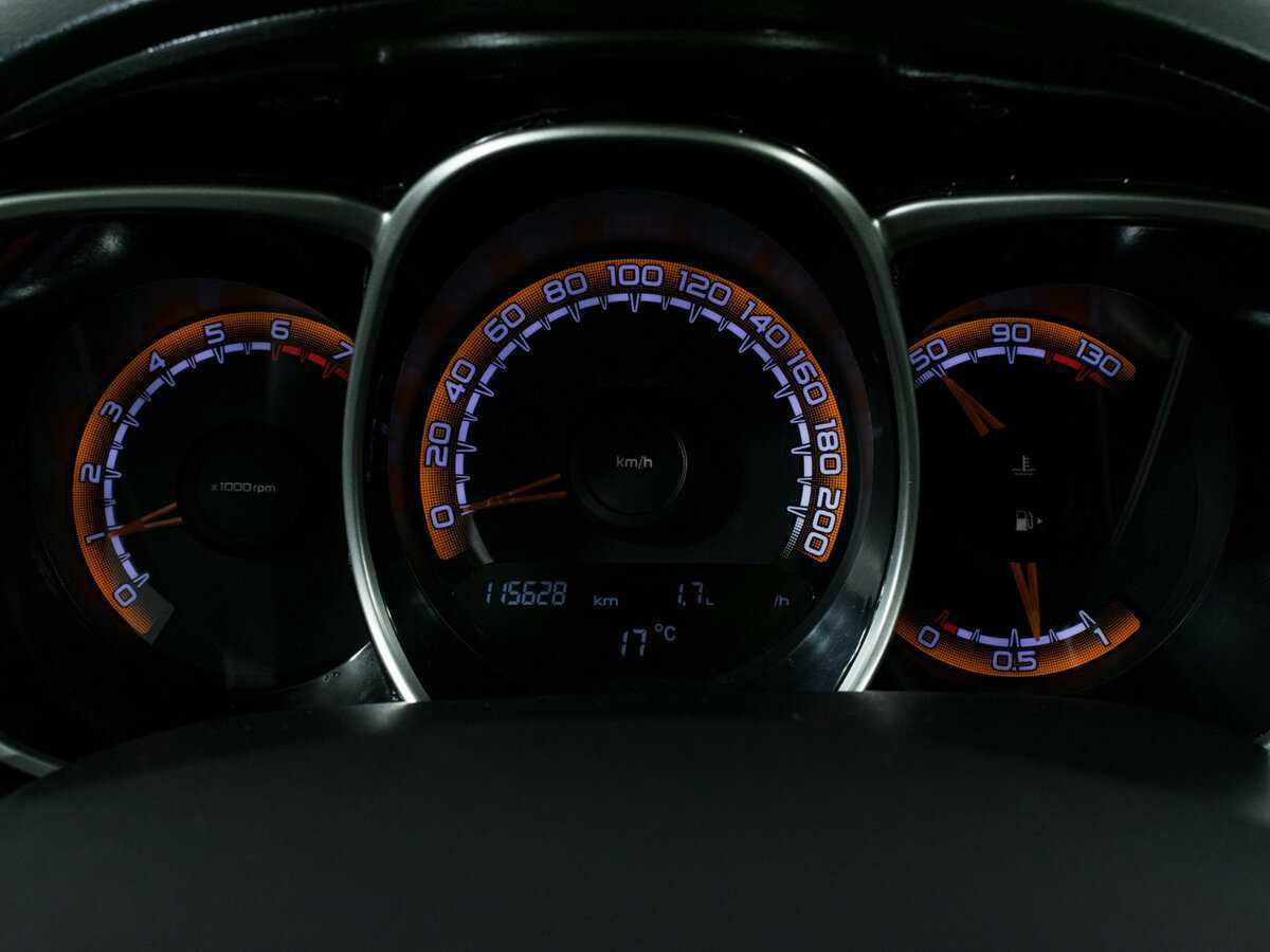 Lada (ВАЗ) Vesta с пробегом — 2019 год. Фото: #11