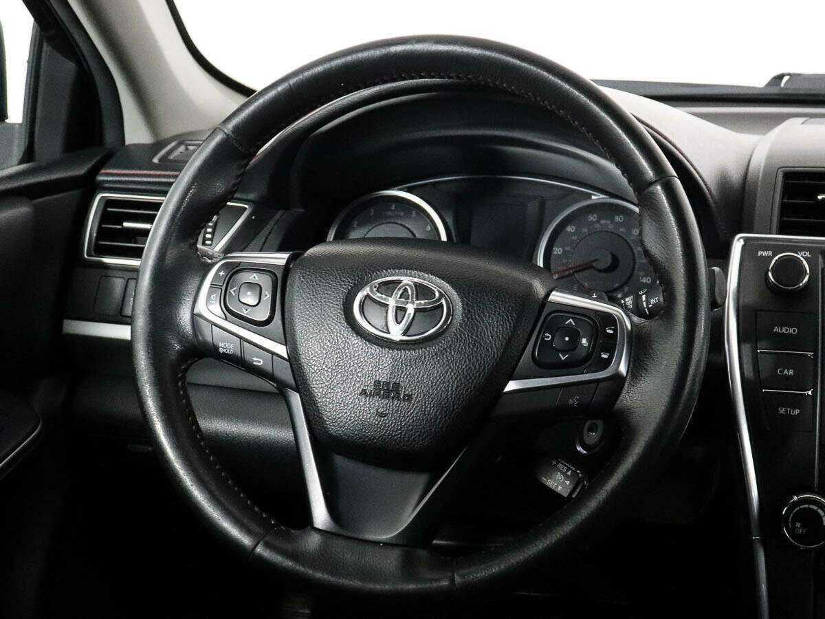 Toyota Camry с пробегом — 2014 год. Фото: #10