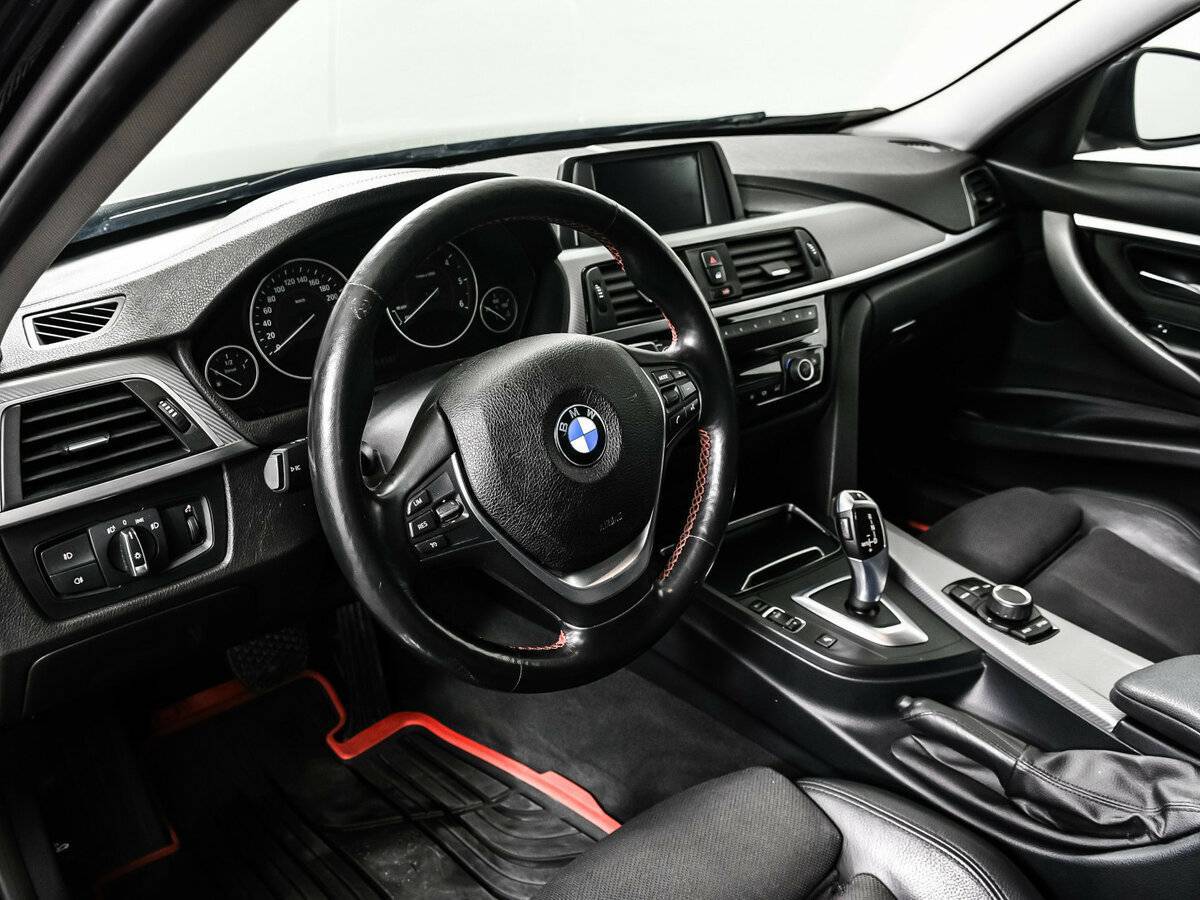 BMW 3 серии с пробегом — 2017 год. Фото: #12