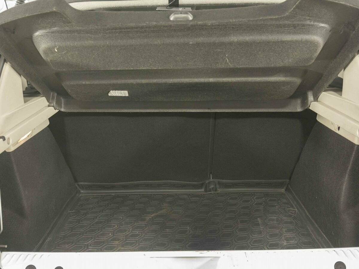 Renault Sandero с пробегом — 2016 год. Фото: #22