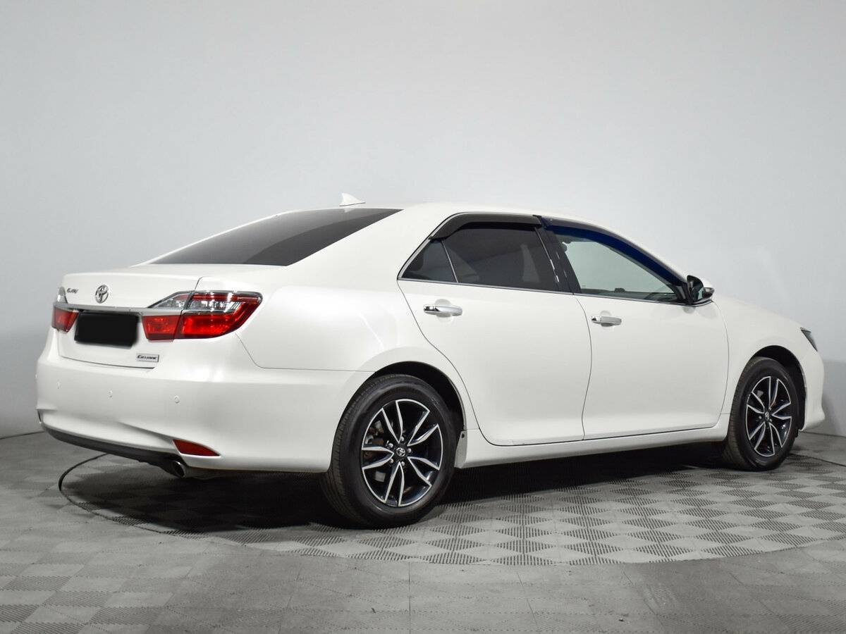 Toyota Camry с пробегом — 2018 год. Фото: #4