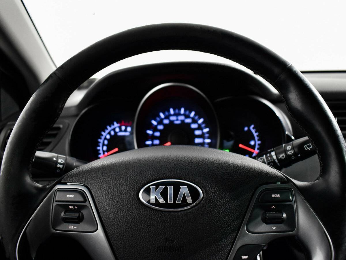 Kia Rio с пробегом — 2016 год. Фото: #13