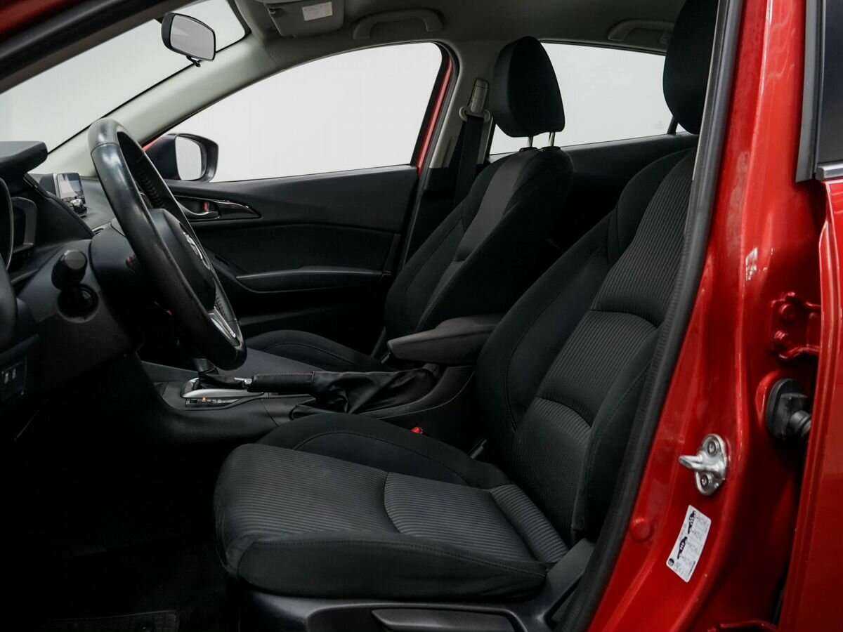 Mazda 3 с пробегом — 2013 год. Фото: #10
