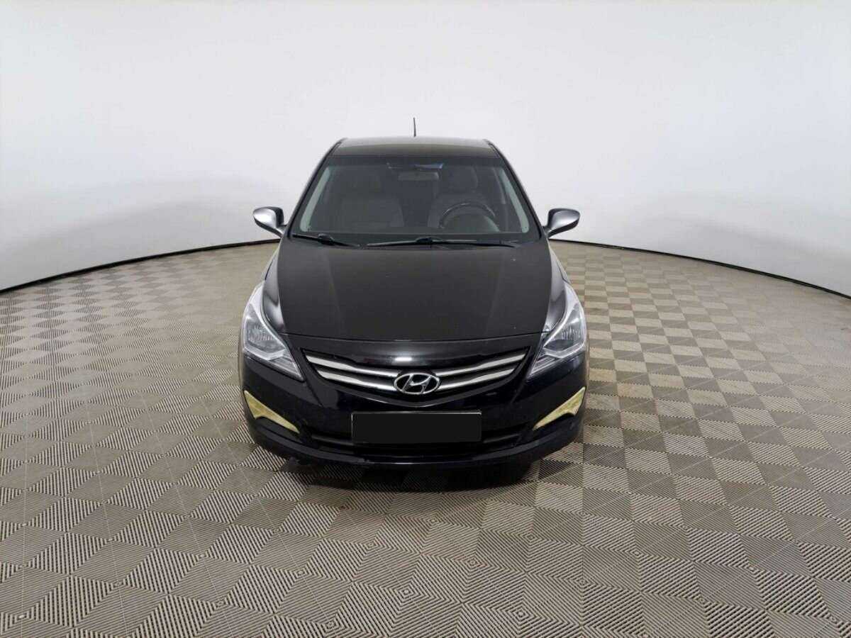 Hyundai Solaris с пробегом — 2015 год. Фото: #1