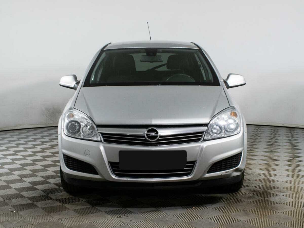 Opel Astra с пробегом — 2014 год. Фото: #1