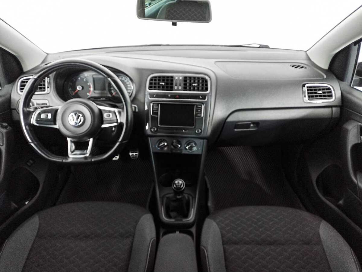 Volkswagen Polo с пробегом — 2018 год. Фото: #11