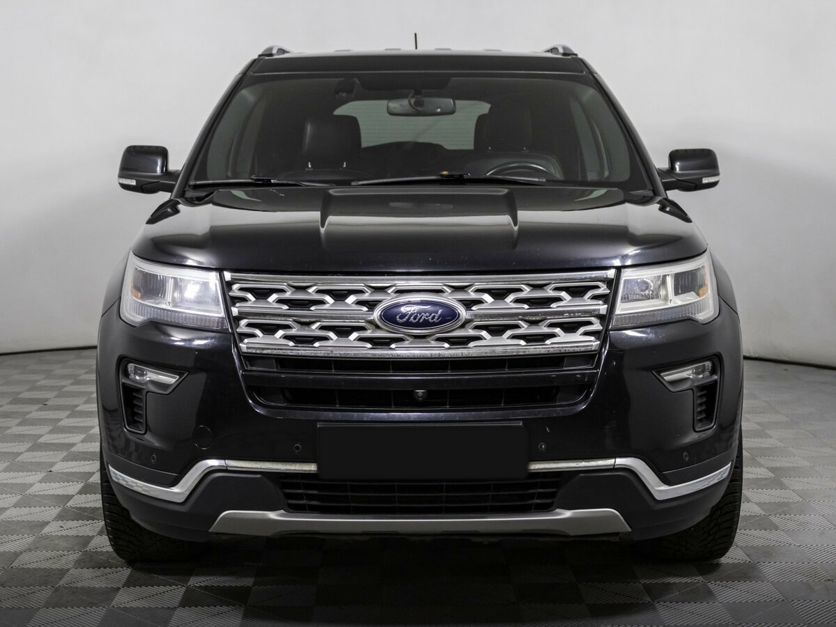 Ford Explorer с пробегом — 2018 год. Фото: #1
