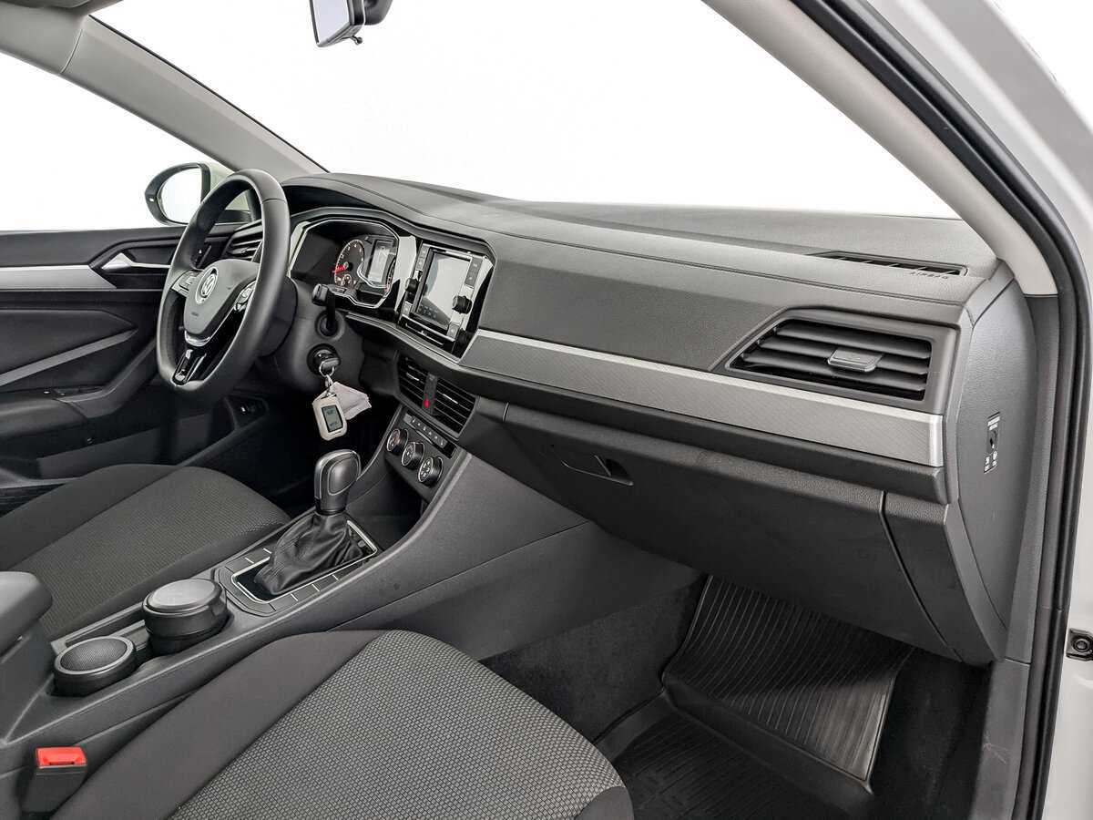 Volkswagen Jetta с пробегом — 2020 год. Фото: #10