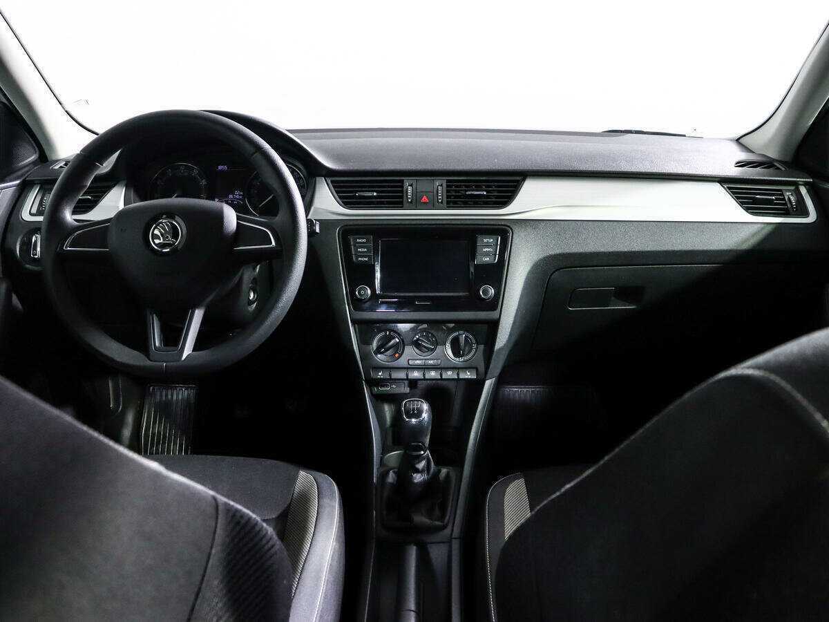 Skoda Rapid с пробегом — 2019 год. Фото: #11