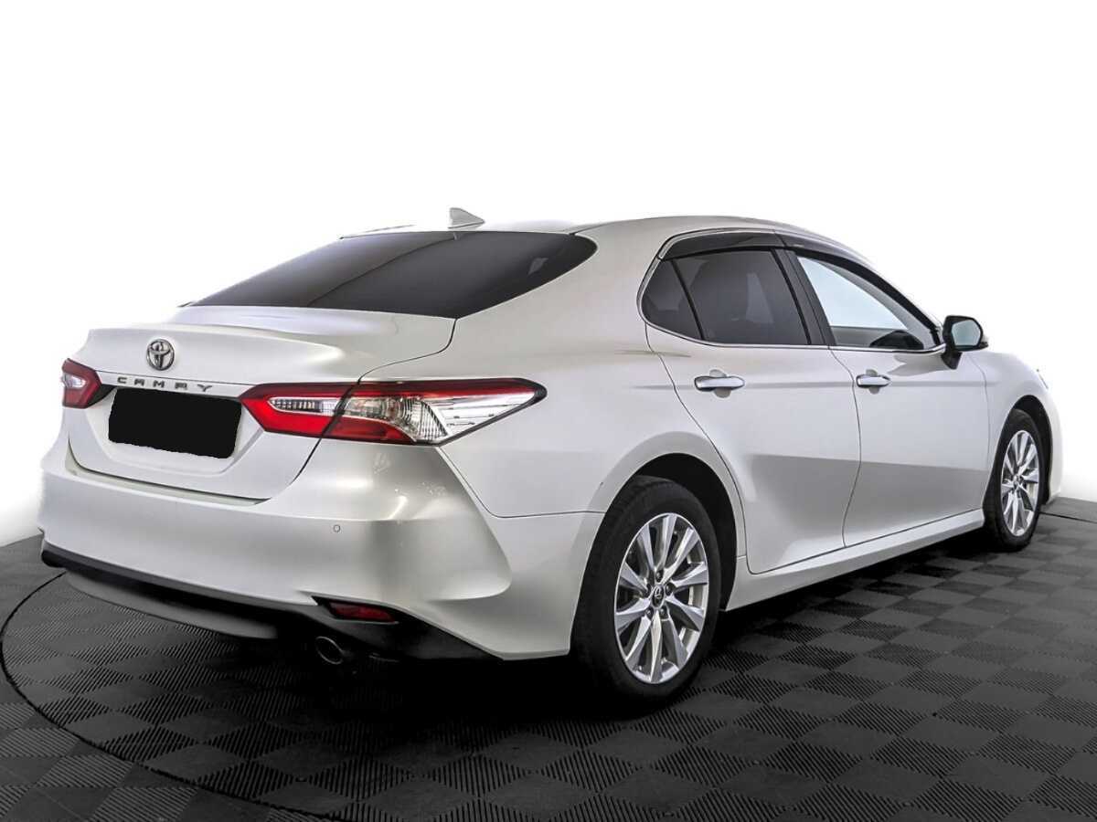 Toyota Camry с пробегом — 2021 год. Фото: #4