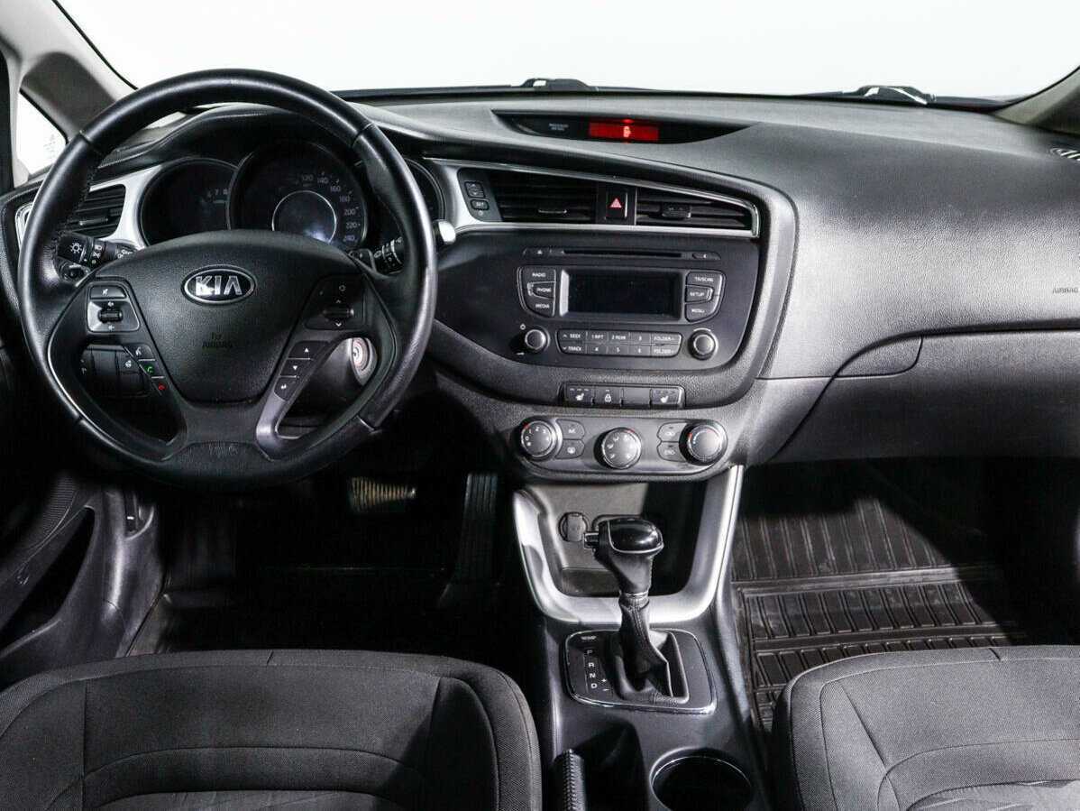 Kia Ceed с пробегом — 2015 год. Фото: #11