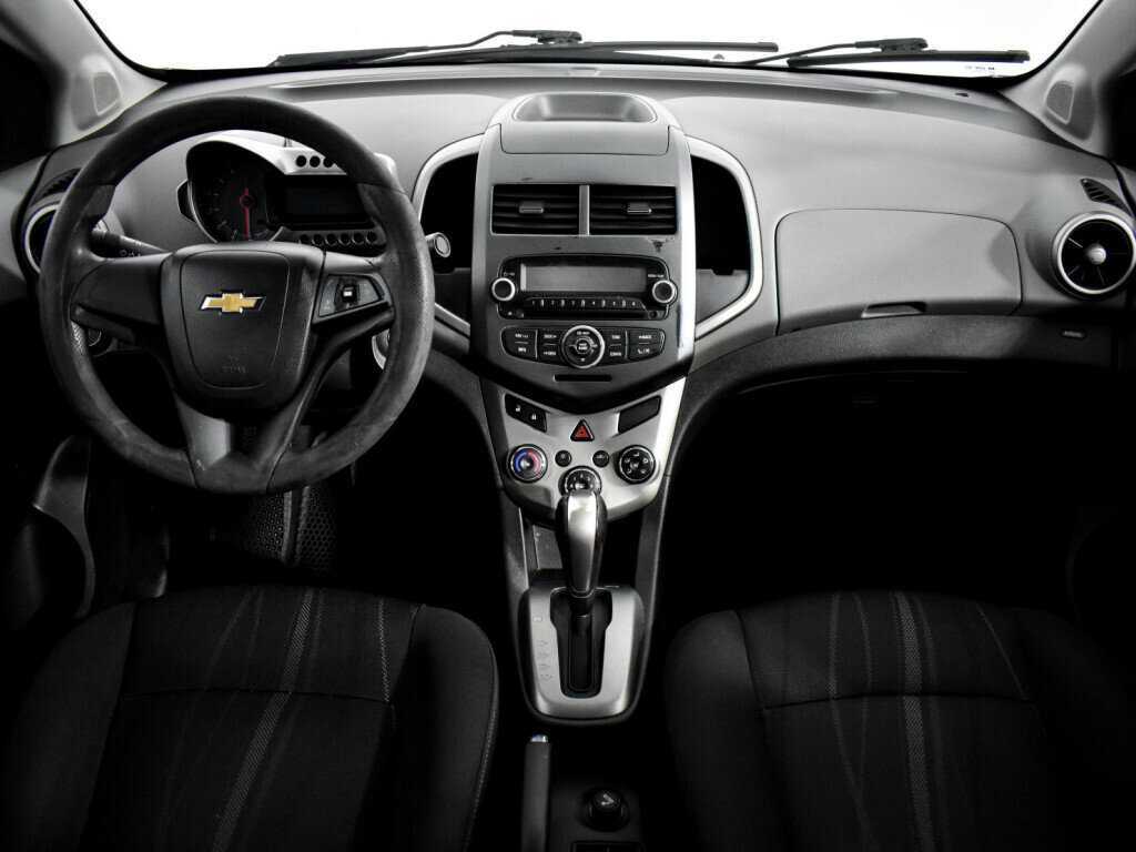 Chevrolet Aveo с пробегом — 2013 год. Фото: #14
