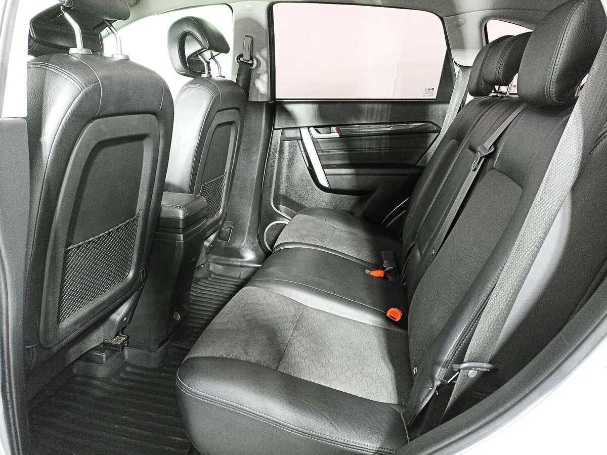 Chevrolet Captiva с пробегом — 2015 год. Фото: #9