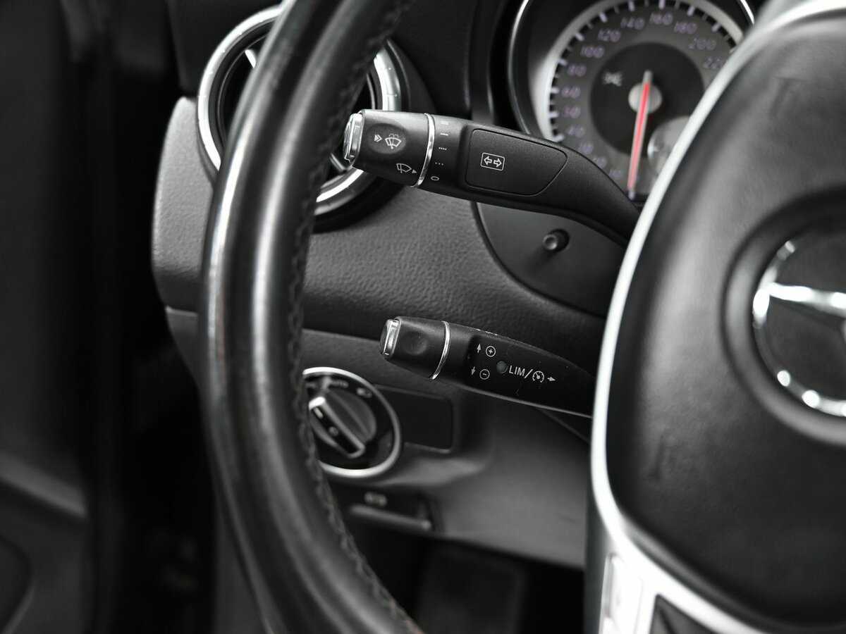 Mercedes-Benz CLA с пробегом — 2013 год. Фото: #9