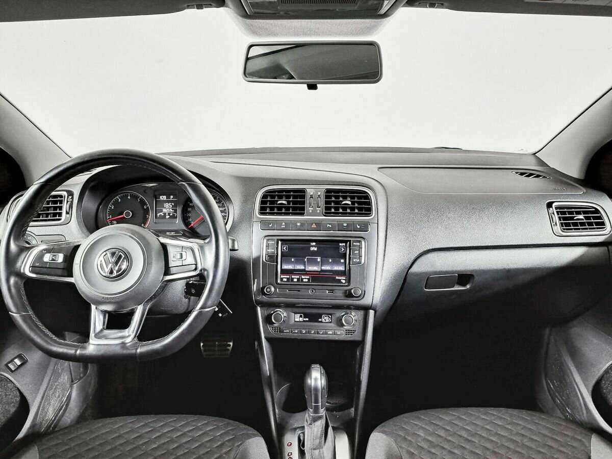 Volkswagen Polo с пробегом — 2018 год. Фото: #8