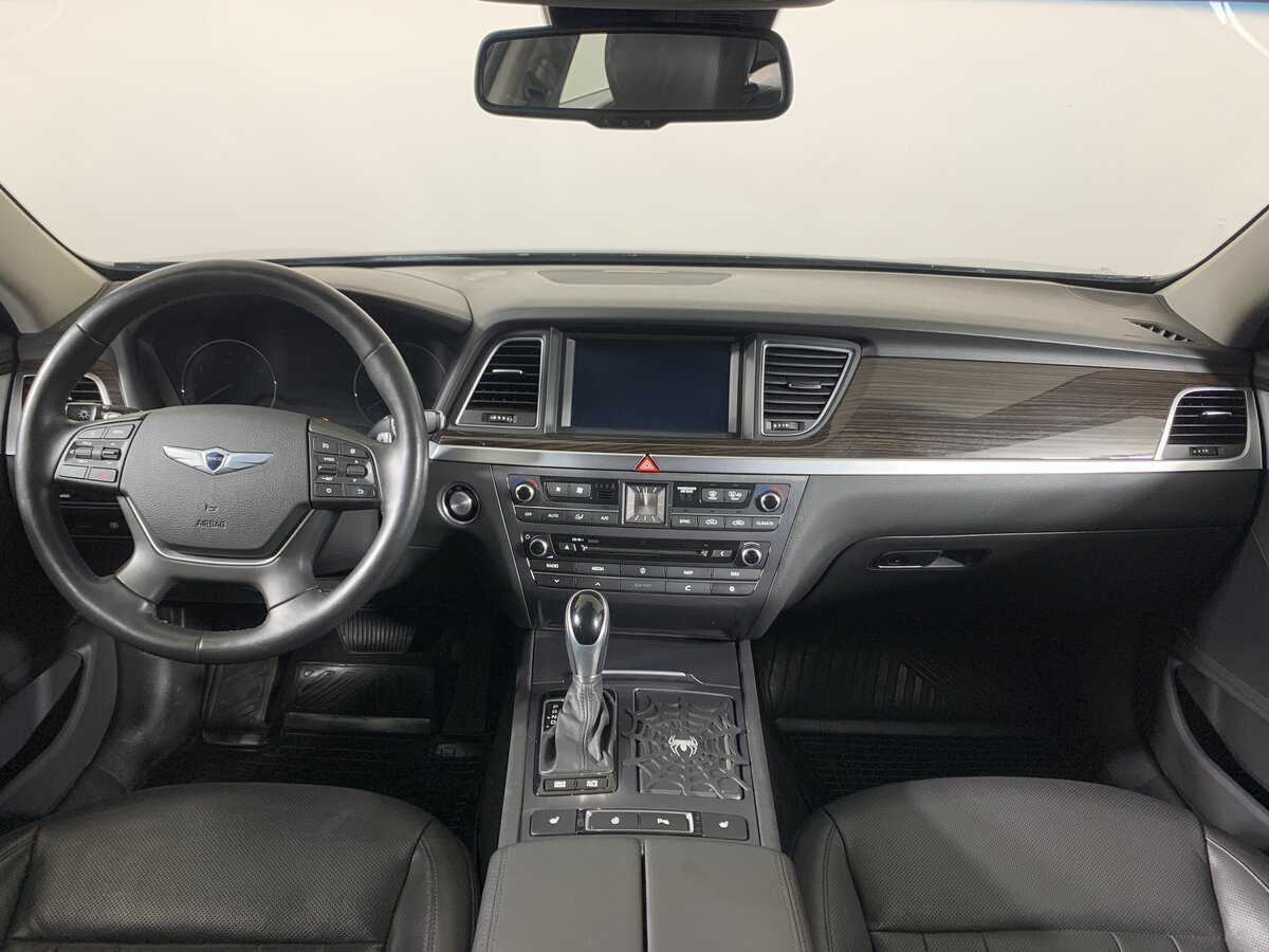 Hyundai Genesis с пробегом — 2016 год. Фото: #12