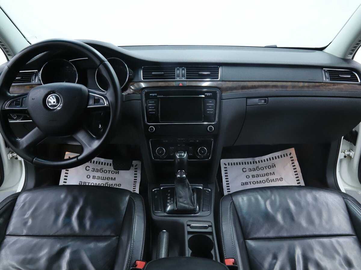 Skoda Superb с пробегом — 2013 год. Фото: #9