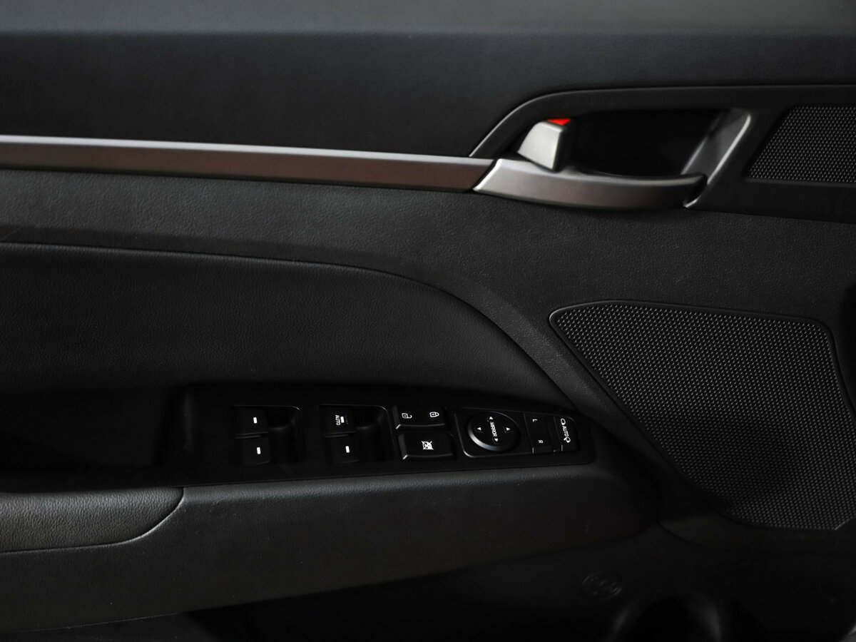 Hyundai Elantra с пробегом — 2016 год. Фото: #15