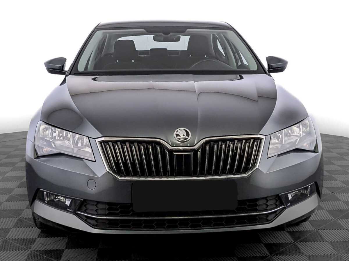 Skoda Superb с пробегом — 2018 год. Фото: #1