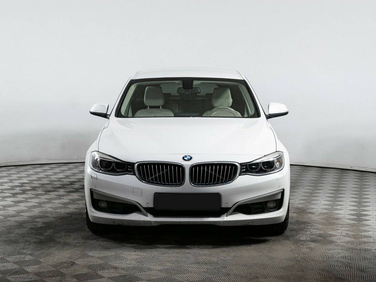 BMW 3 серии с пробегом — 2013 год. Фото: #1