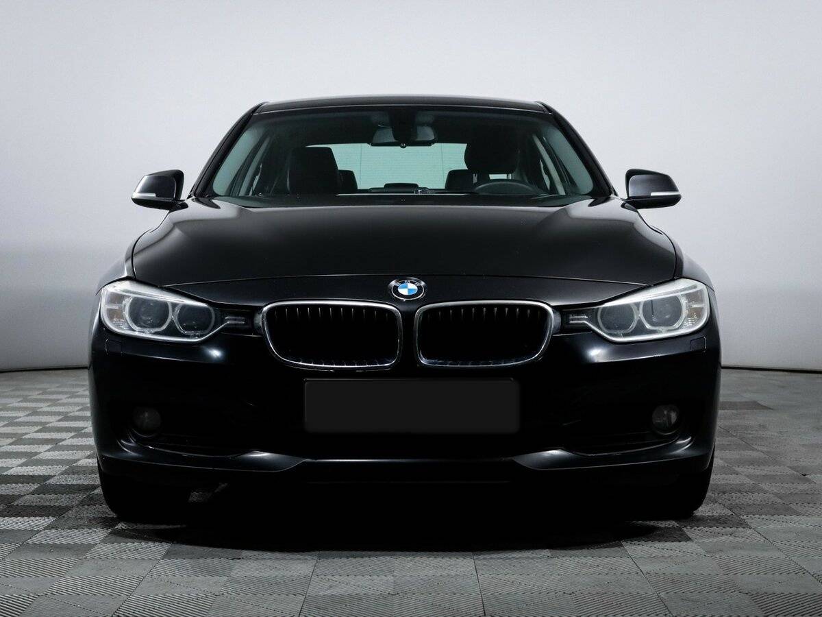 BMW 3 серии с пробегом — 2013 год. Фото: #1