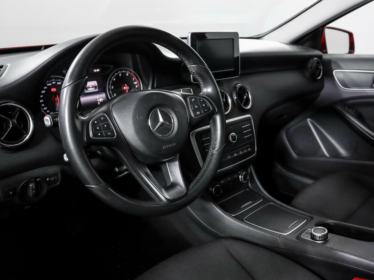 Mercedes-Benz A-Класс с пробегом — 2015 год. Фото: #10